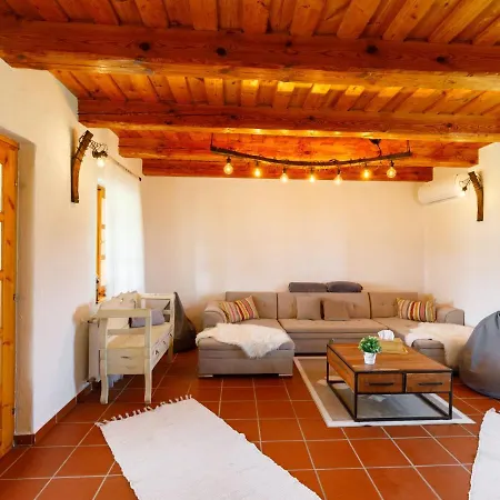 Сasa de vacaciones Holiday Majsa By Interhome *